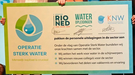 2402 Operatie Sterk Water a